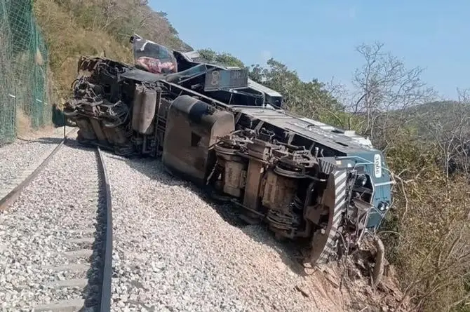 ¡Tragedia de Fin de Año! Se descarrila tren en Oaxaca 